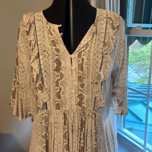 Kivari dress 🥀 - Picture 11 of 13